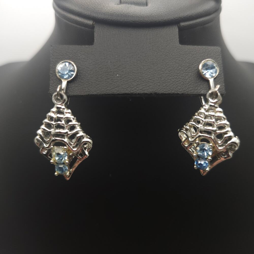Vintage Blue Glass Screwback Earrings Silver Tone Filigree Retro Costume Jewelry